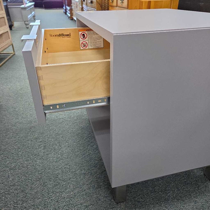 ROOM & BOARD NIGHTSTAND BAH