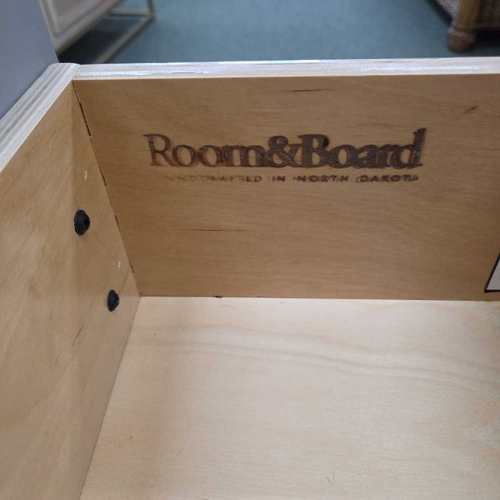 ROOM & BOARD NIGHTSTAND BAH