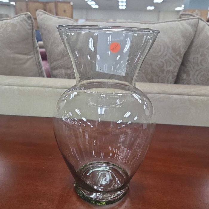 GLASS VASE BT