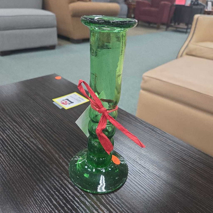 GREEN VASE BA