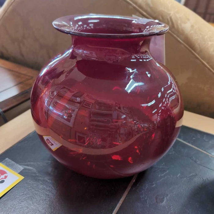 ROUND RED VASE BA