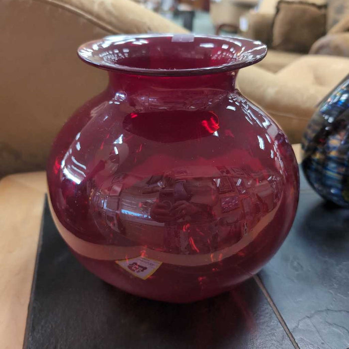 ROUND RED VASE BA