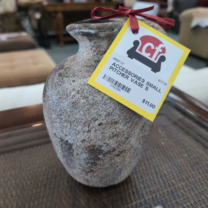 SMALL PITCHER VASE S