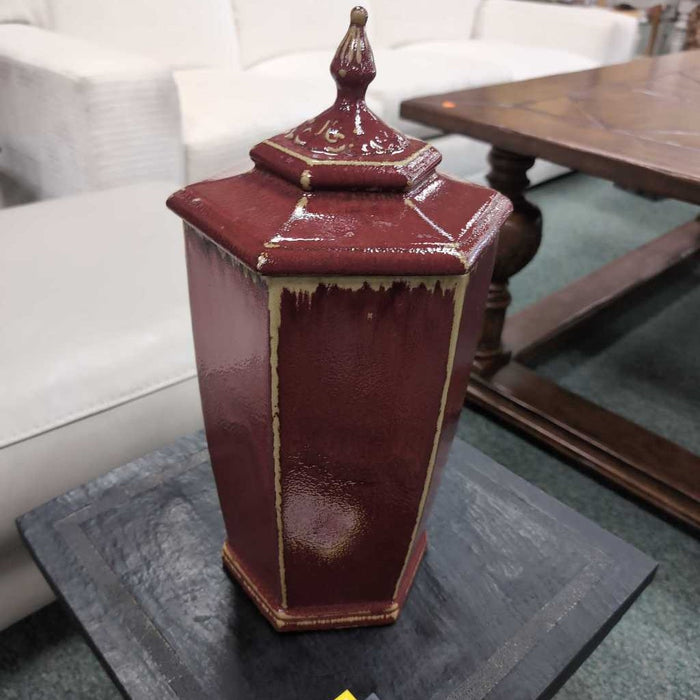 RED VASE WITH LID BA