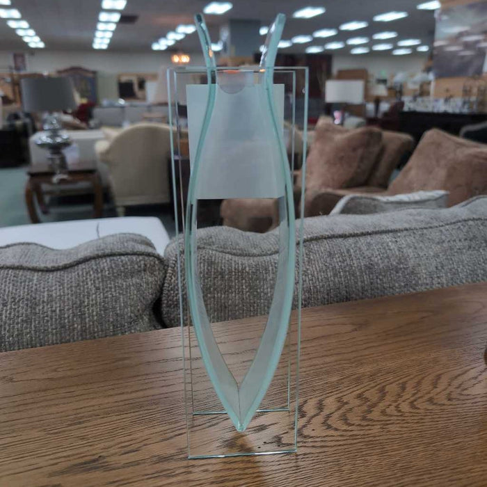 GLASS FLAT VASE BA