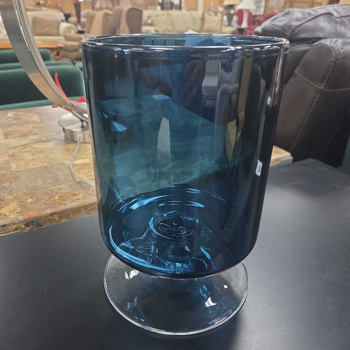 BLUE VASE BT