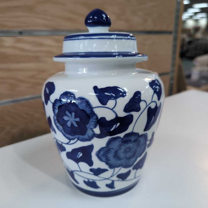 WHITE & BLUE VASE BA