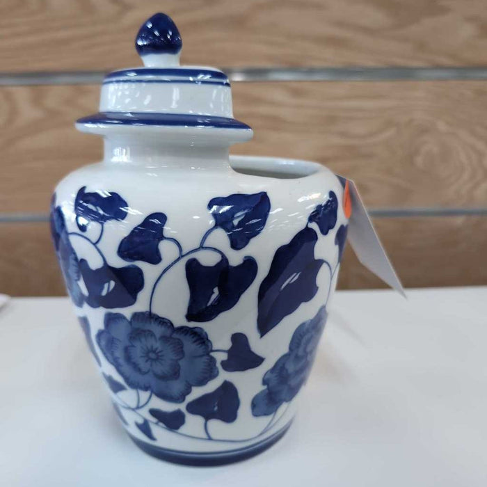 WHITE & BLUE VASE BA