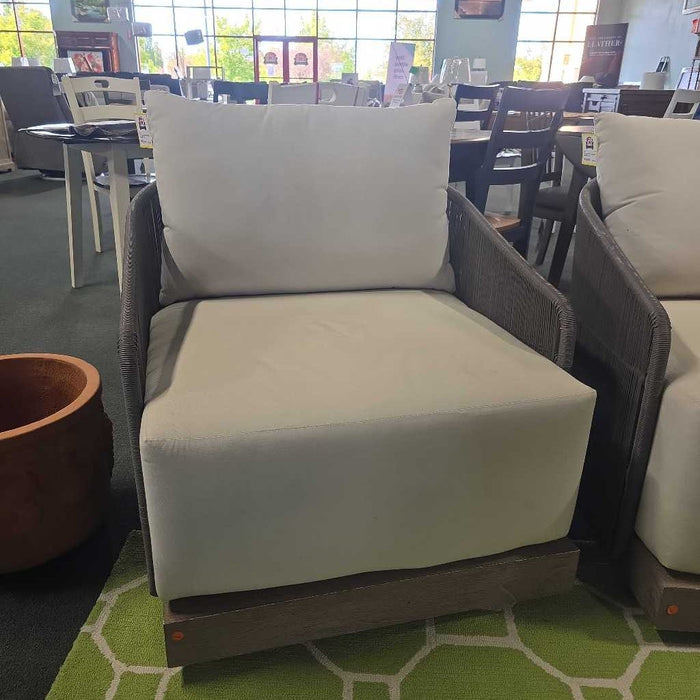 PATIO SWIVEL CHAIR BTK