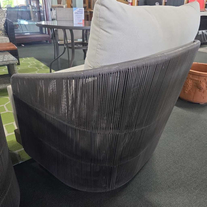 PATIO SWIVEL CHAIR BTK