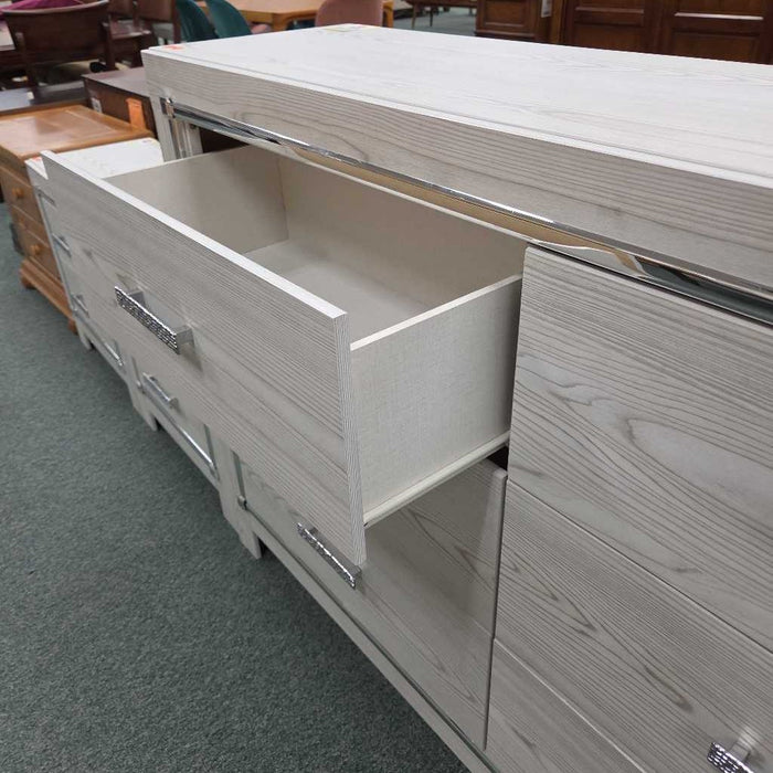 DRESSER WITH MIRROR BTK