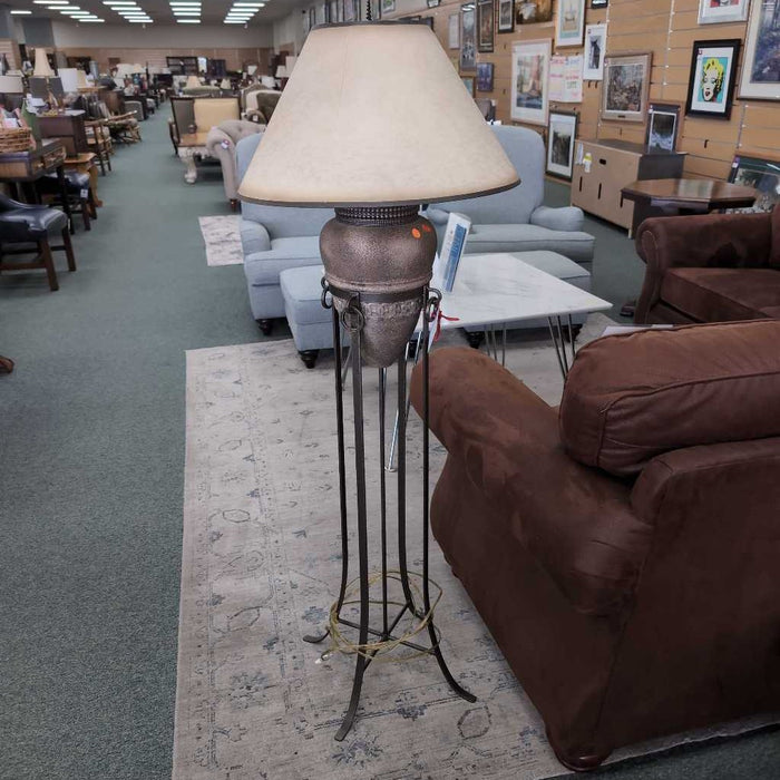 FLOOR LAMP TB