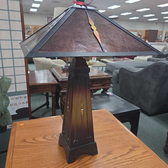 QUOIZEL LAMP TB