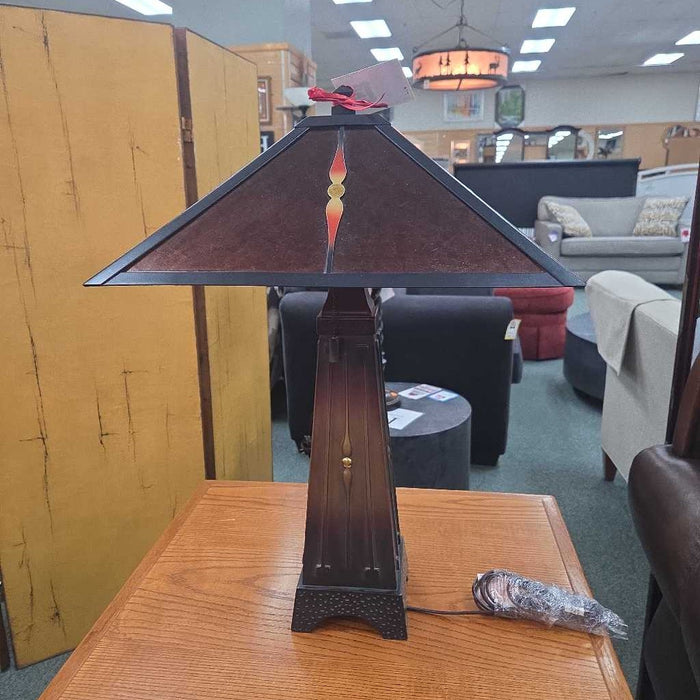 QUOIZEL LAMP TB