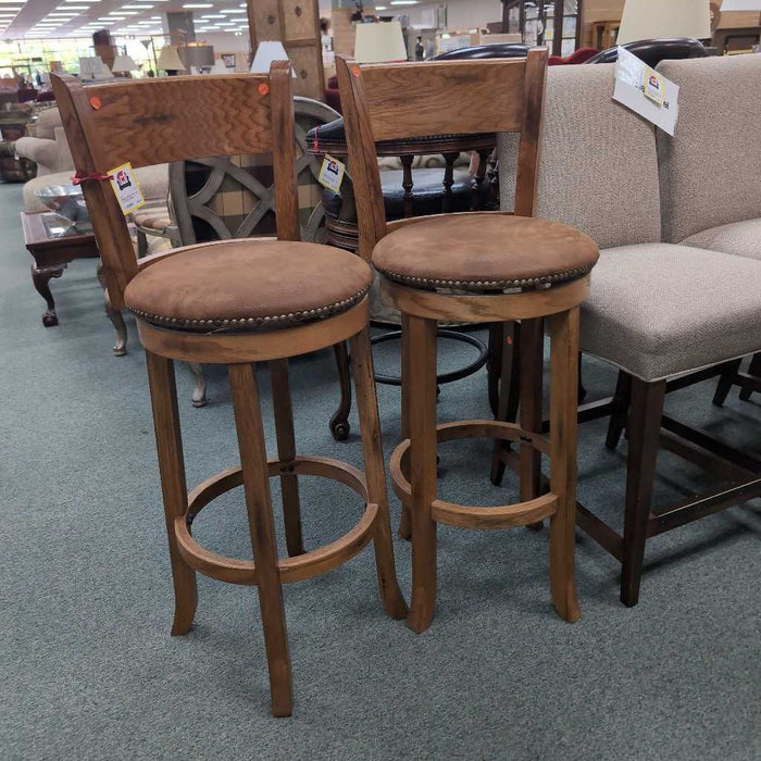 SET OF 2 STOOLS BHC