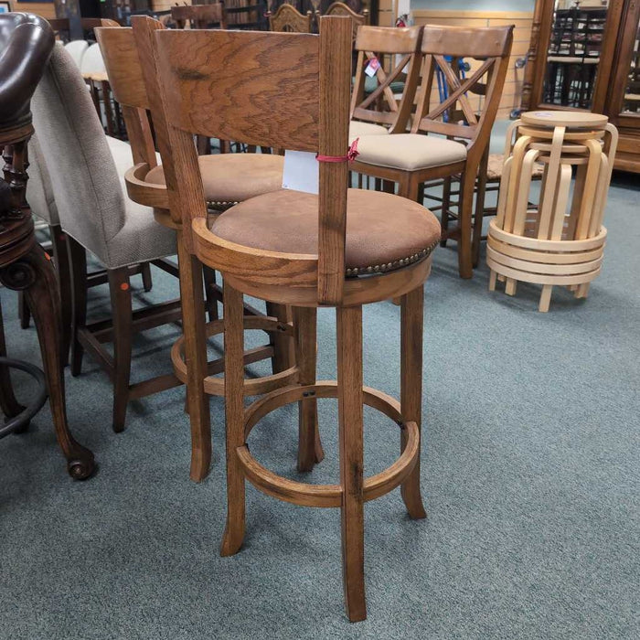 SET OF 2 STOOLS BHC