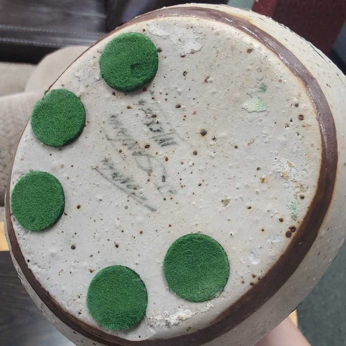 VASE BT