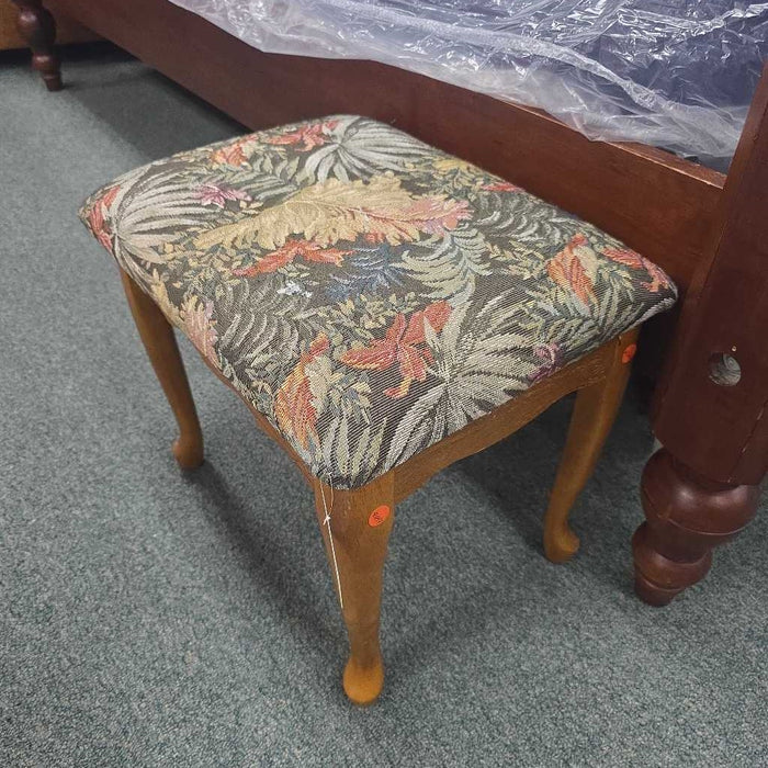 FOOTSTOOL BA