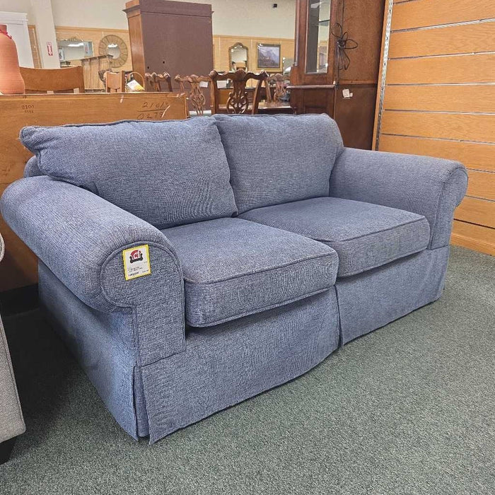 LOVESEAT BAH