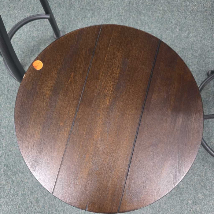 ODIUM COUNTER HIEGHT TABLE 2 STOOLS BAH