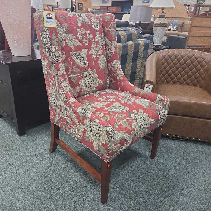 RED ACCENT CHAIR KL