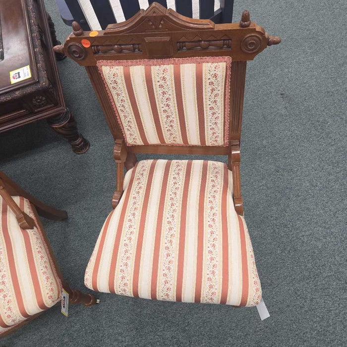ANTIQUE ACCENT CHAIR LS