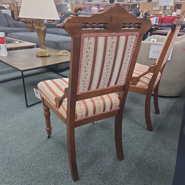 ANTIQUE ACCENT CHAIR LS