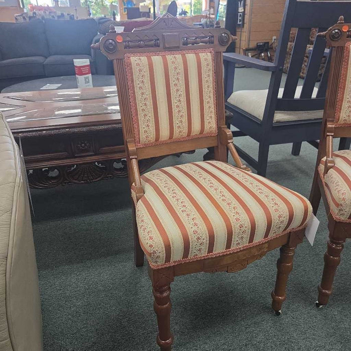ANTIQUE ACCENT CHAIR LS
