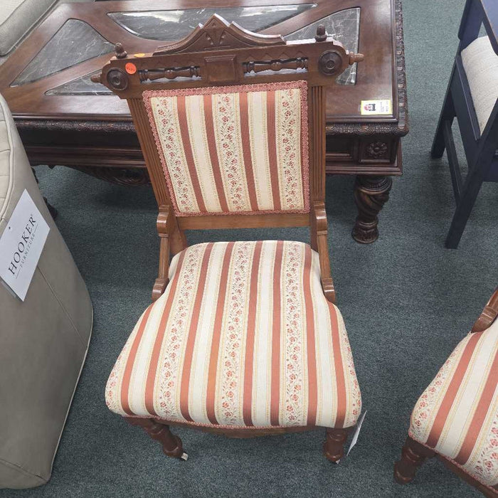 ANTIQUE ACCENT CHAIR LS