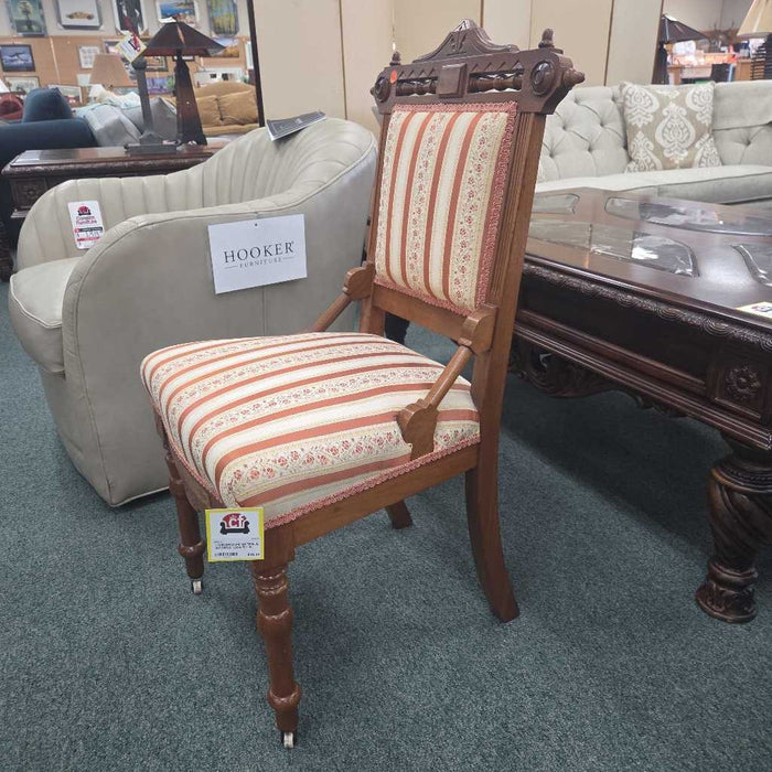 ANTIQUE ACCENT CHAIR LS