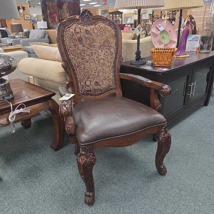 ACCENT CHAIR SK