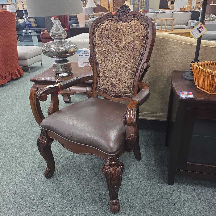 ACCENT CHAIR SK
