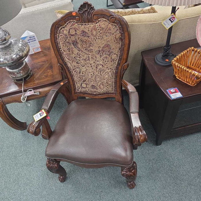 ACCENT CHAIR SK