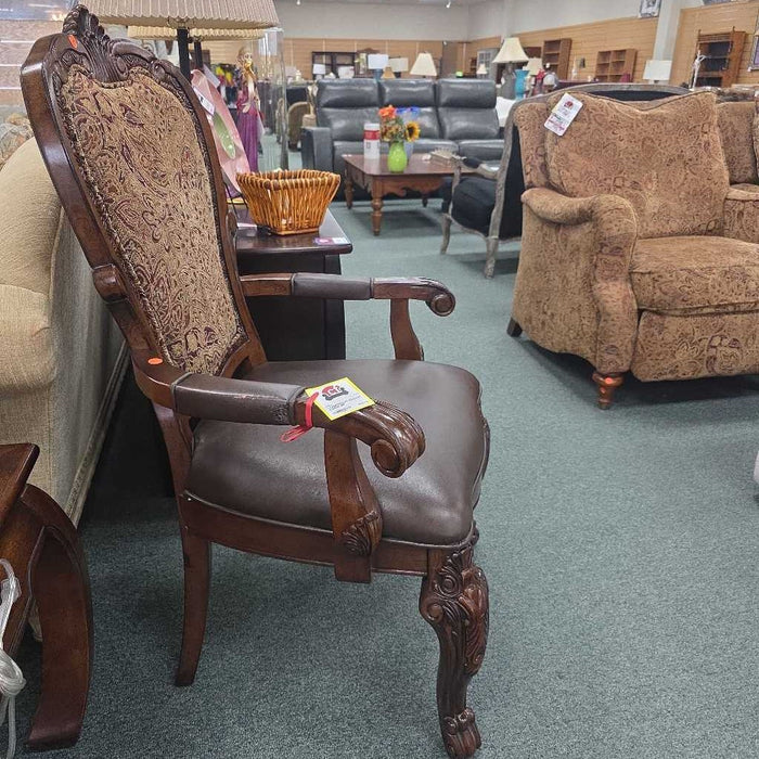 ACCENT CHAIR SK