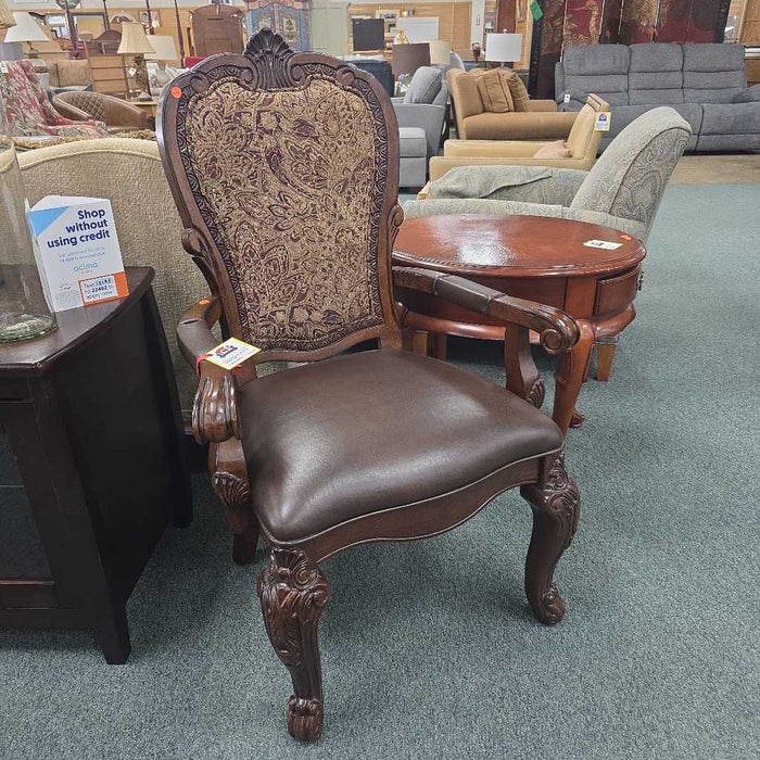 ACCENT CHAIR SK