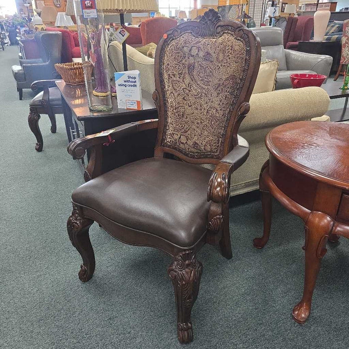 ACCENT CHAIR SK