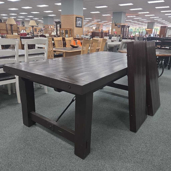 TABLE WITH 2 LEAVES BBH