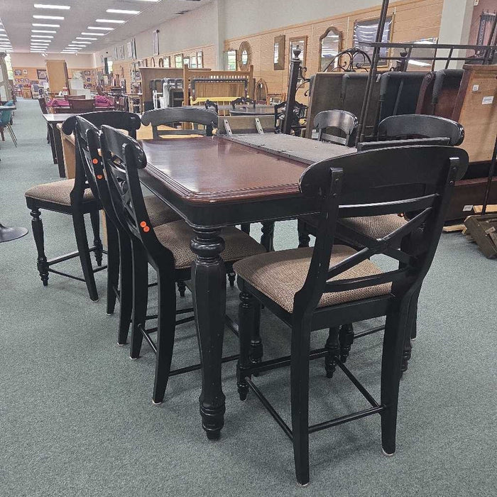 PUB TABLE WITH 8 STOOLS AND 1 LEAF MIH