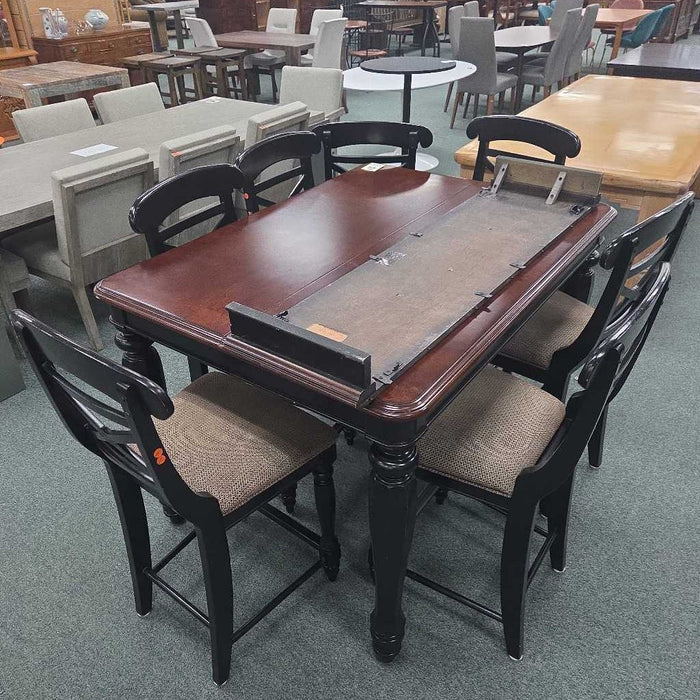 PUB TABLE WITH 8 STOOLS AND 1 LEAF MIH
