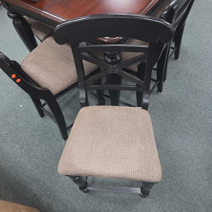PUB TABLE WITH 8 STOOLS AND 1 LEAF MIH
