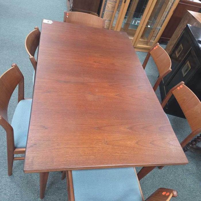 TABLE WITH 6 CHAIRS KLH