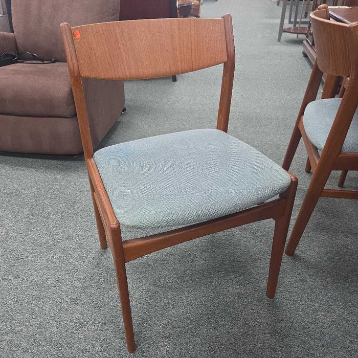 TABLE WITH 6 CHAIRS KLH