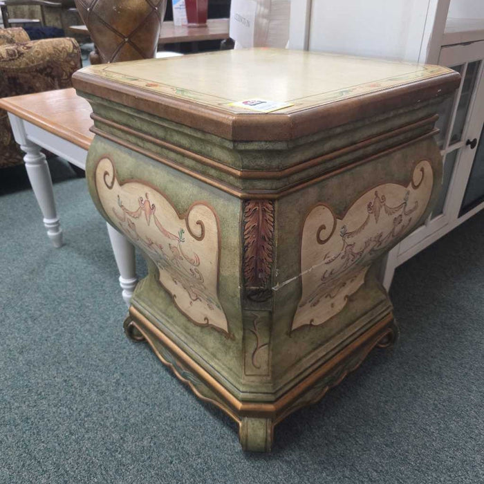 ACCENT TABLE BBM