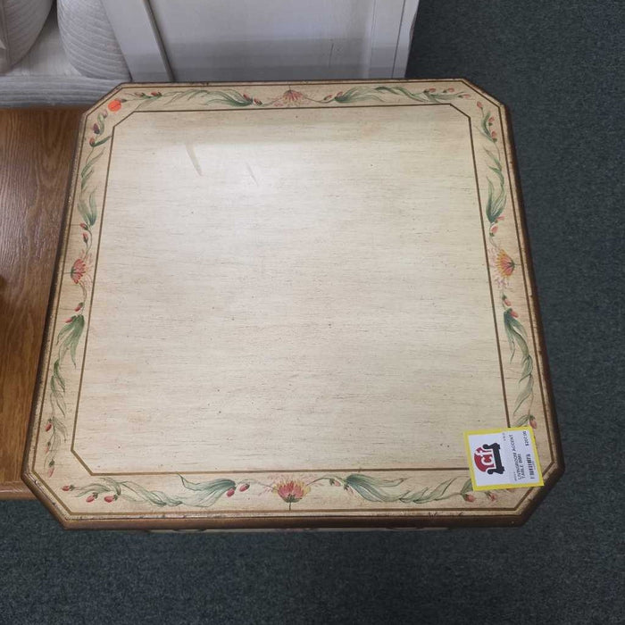 ACCENT TABLE BBM
