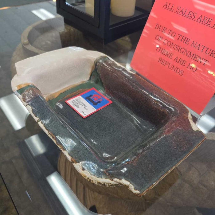 ABSTRACT TRAY DECOR