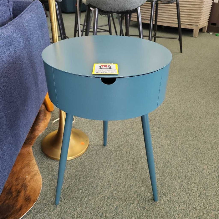 ROUND END TABLE