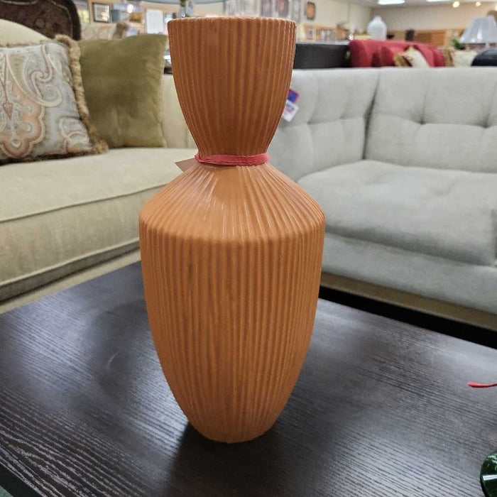 ORANGE VASE DECOR