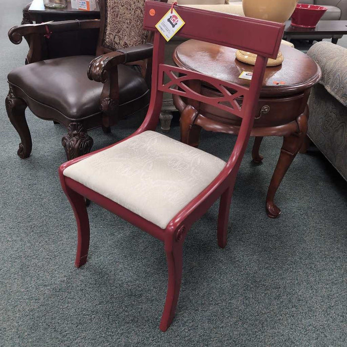 RED ACCENT CHAIR LS