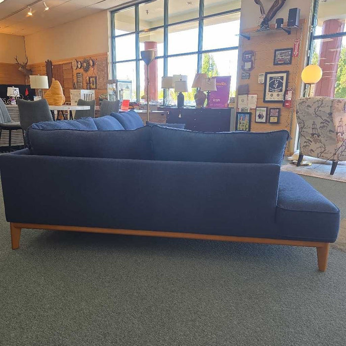 2 PC SECTIONAL WITH OTTOMAN MIH