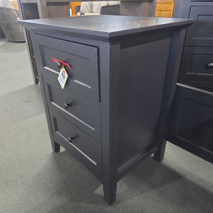 BLACK NIGHTSTAND BTK